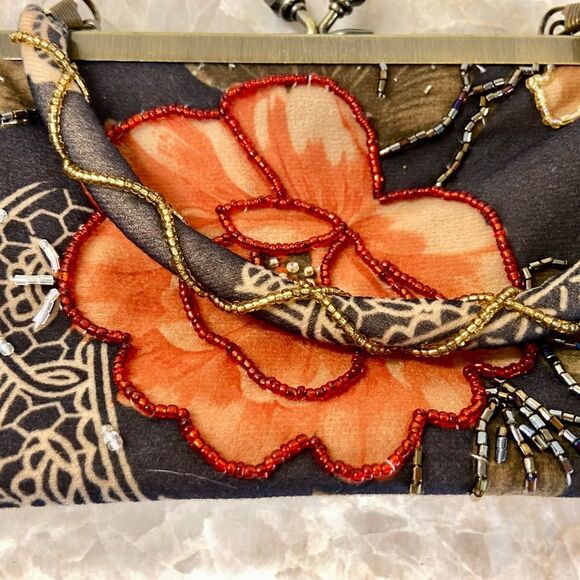 Floral Embroidered Women's Bag - Picture 3 of 12